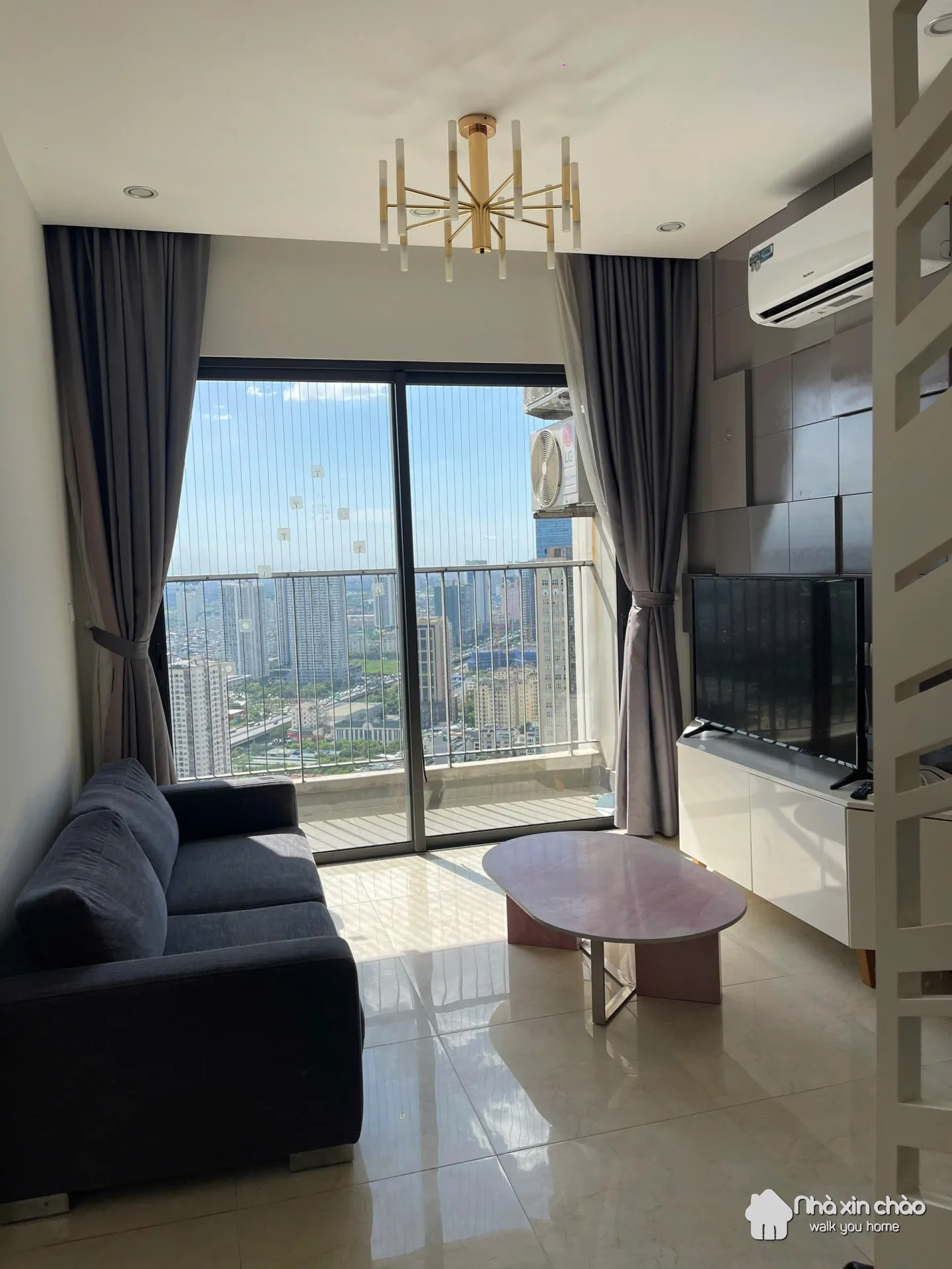 Giá tốt quá. Căn 2PN2VS sổ lâu dài toà C67 khối đế Vincom cần bán tại D'capitale chỉ 7.5 tỷ