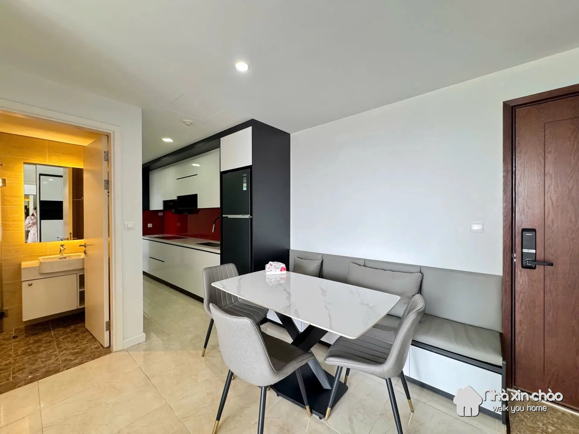 Bán căn 2 ngủ 2 vệ sinh view hồ giá tốt nhất thị trường chỉ 8 tỷ. - Hình 4