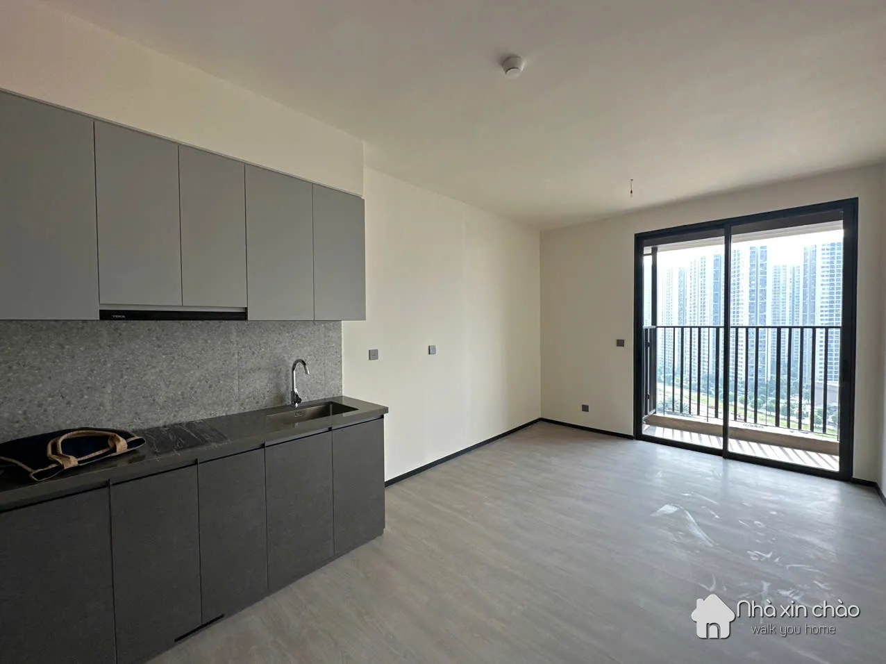 Giá tốt nhất thị trường. Cho thuê căn hộ 2pn2vs cơ bản tại Lumi Hà Nội. Giá chỉ 8tr/tháng.