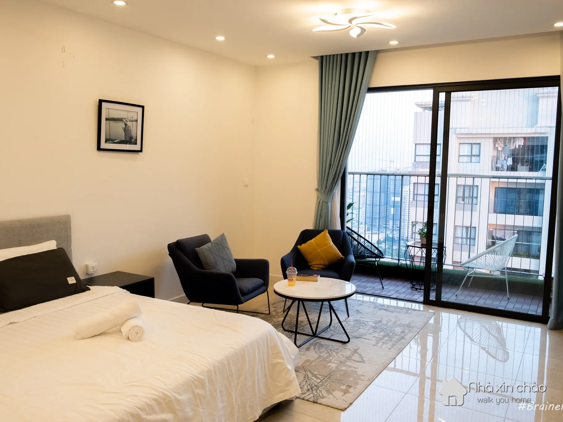 Studio view hồ tầng cao – full nội thất – d’capitale c2